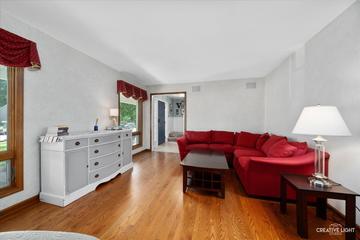 704 Nordic Ct., Batavia, IL 60510