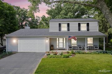 704 Nordic Ct., Batavia, IL 60510
