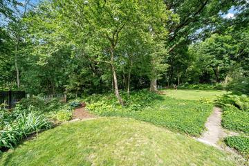 704 Nordic Ct., Batavia, IL 60510