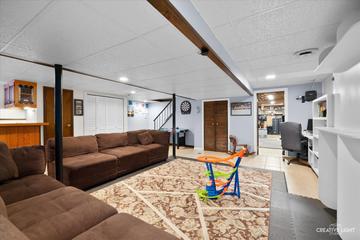 704 Nordic Ct., Batavia, IL 60510