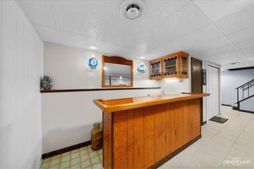 704 Nordic Ct., Batavia, IL 60510