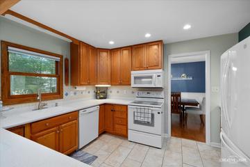 704 Nordic Ct., Batavia, IL 60510