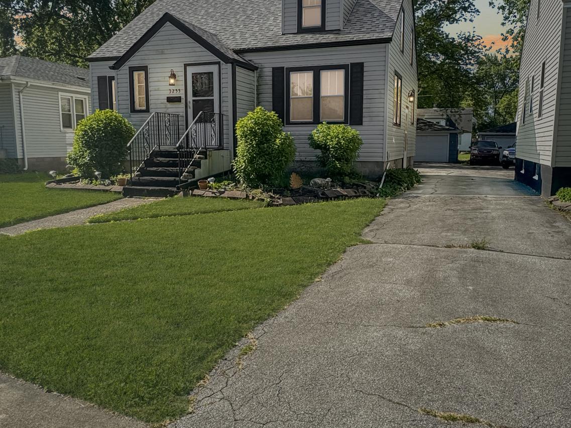 3255 Schultz Dr., Lansing, IL 60438