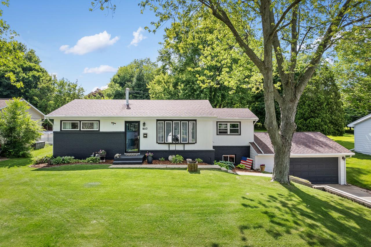 1650 Meadowbrook Ln., Freeport, IL 61032