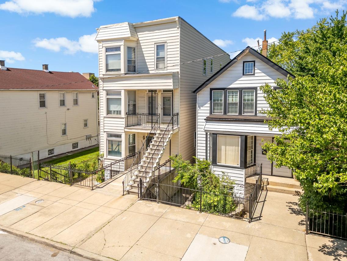 9046 S Brandon Ave., Chicago, IL 60617