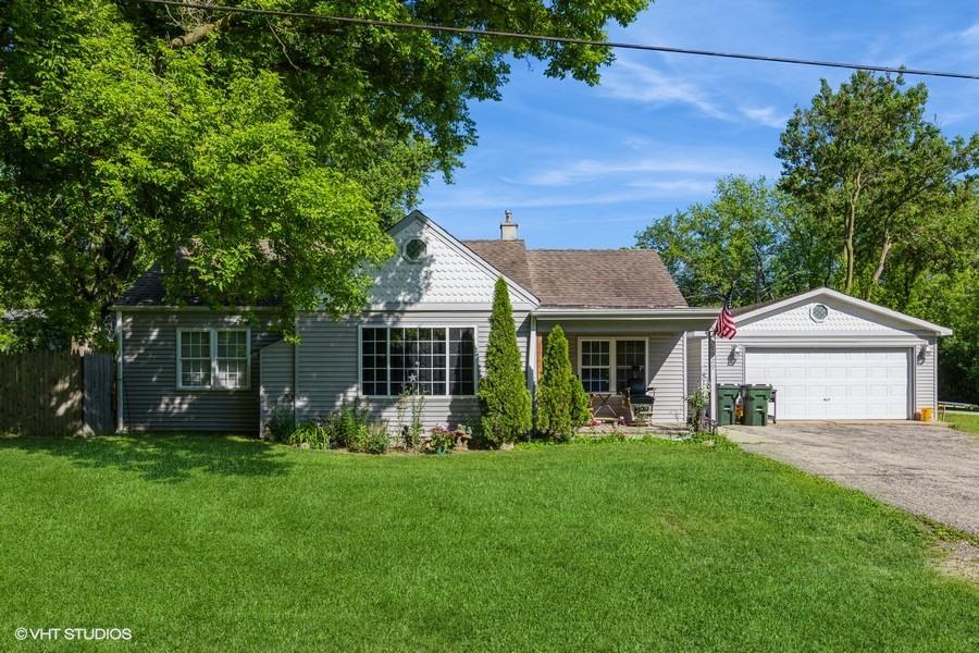 37929 N Dewey St., Spring Grove, IL 60081