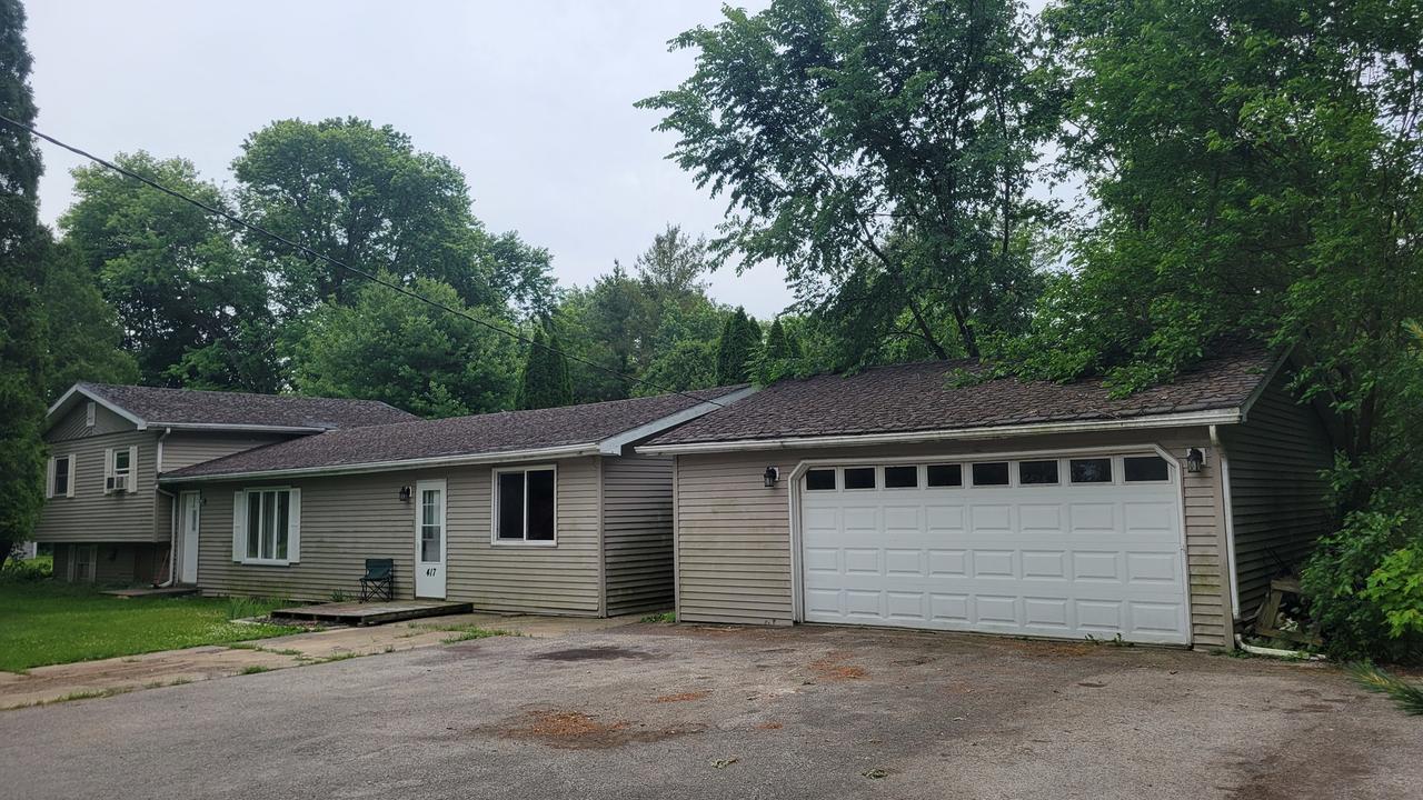 417 E Brown St., Earlville, IL 60518