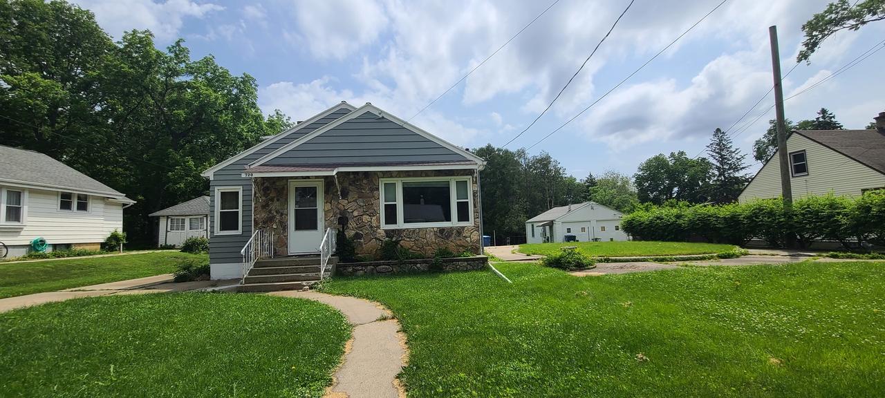 720 N Jefferson Ave., Dixon, IL 61021