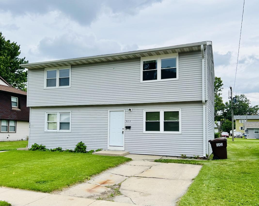 927-929 Avenue E, Rochelle, IL 61068