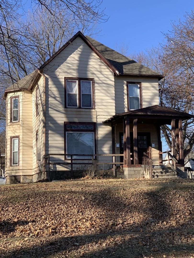 1238 S High Ave., Freeport, IL 61032