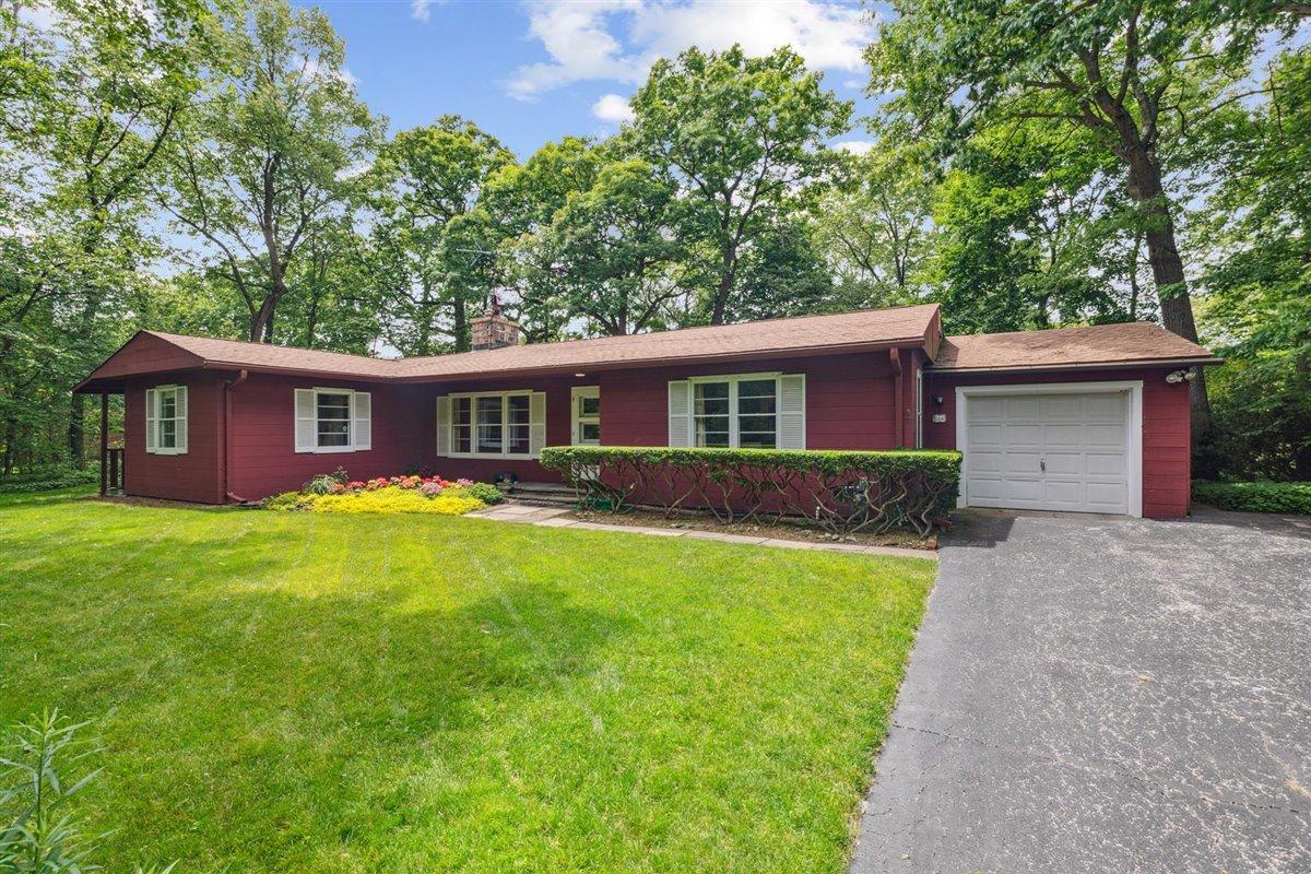 564 Thornwood Ln., Northfield, IL 60093