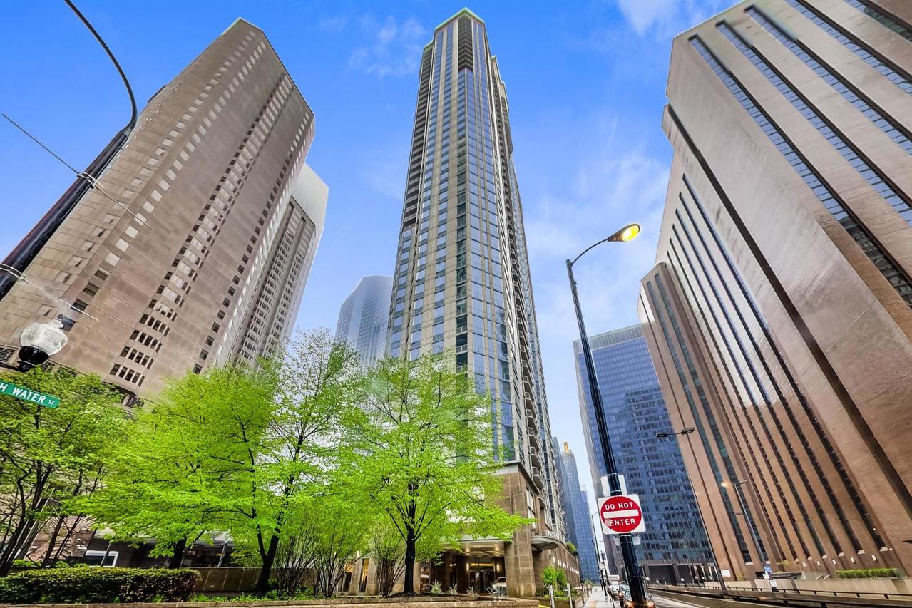 222 N Columbus Dr. #1405, Chicago, IL 60601