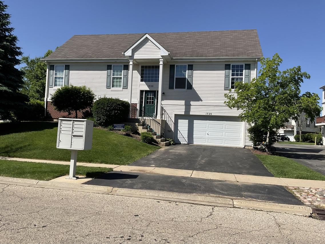 1720 W Turtle Creek Ln., Round Lake, IL 60073
