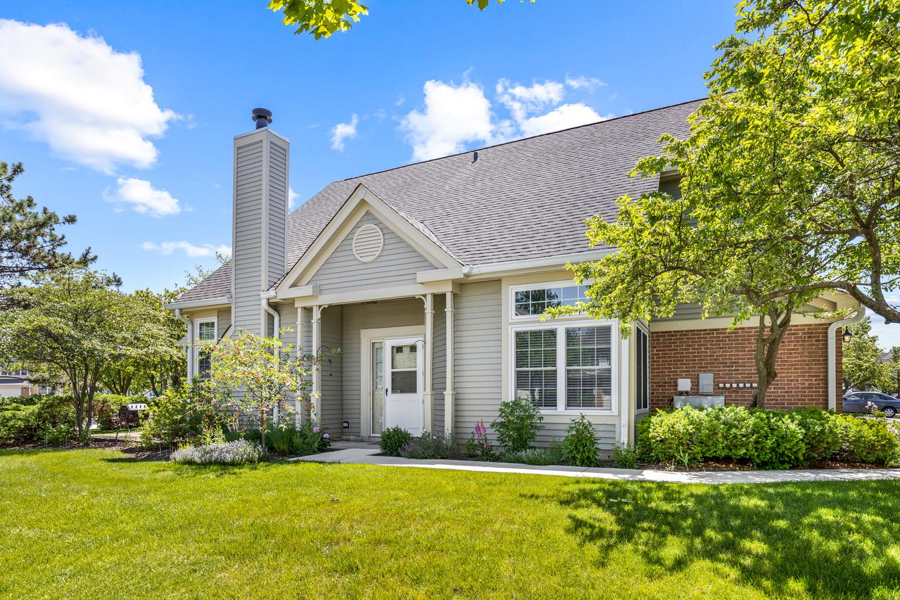 2342 County Farm Ln., Schaumburg, IL 60194