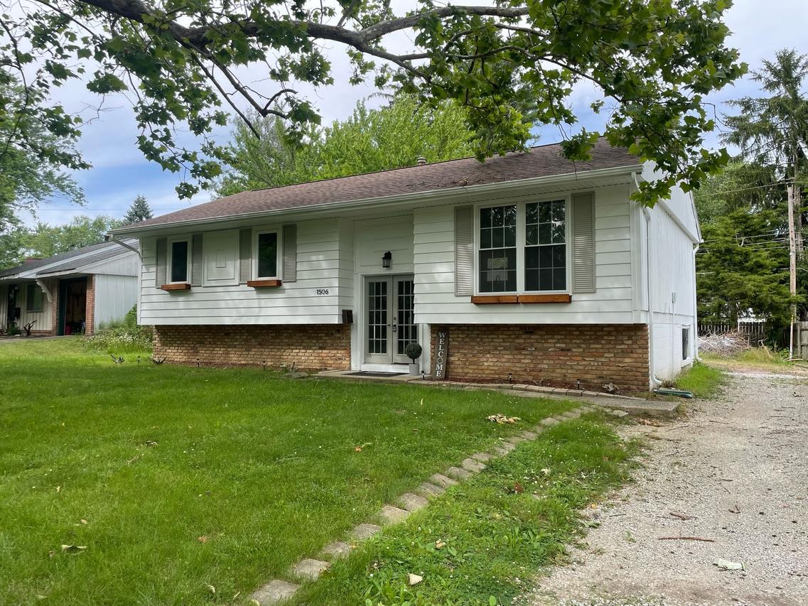 1506 S Curtiss Dr., Urbana, IL 61802