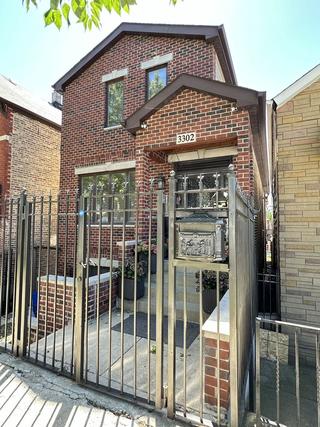 3302 S Seeley Ave., Chicago, IL 60608