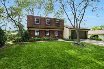 8 Emerson Dr., Schaumburg, IL 60194