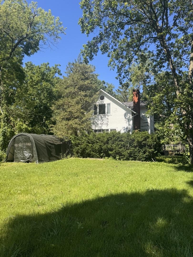 902 N Lake Shore Dr., Round Lake Beach, IL 60073