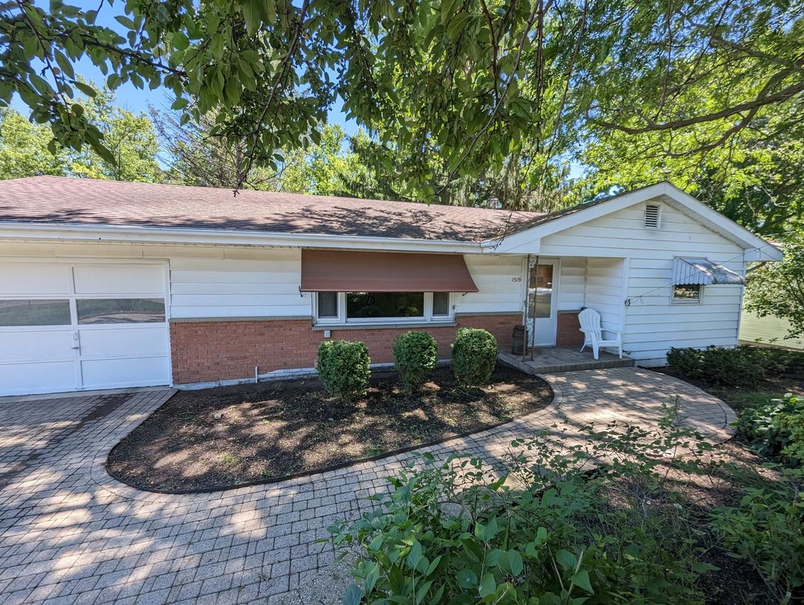 1519 S Float Ave., Freeport, IL 61032