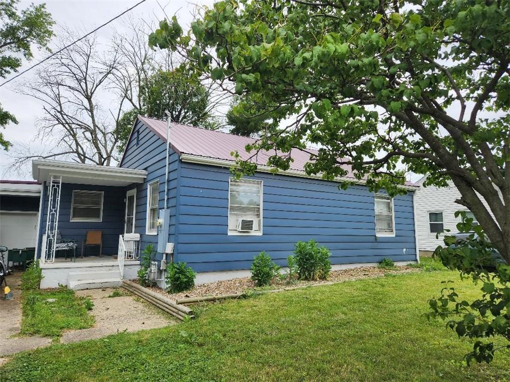 524 Douglas St., Shelbyville, IL 62565