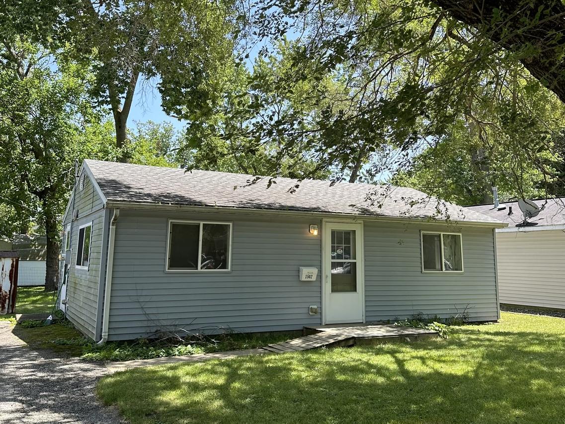 1502 N Division Ave., Urbana, IL 61801