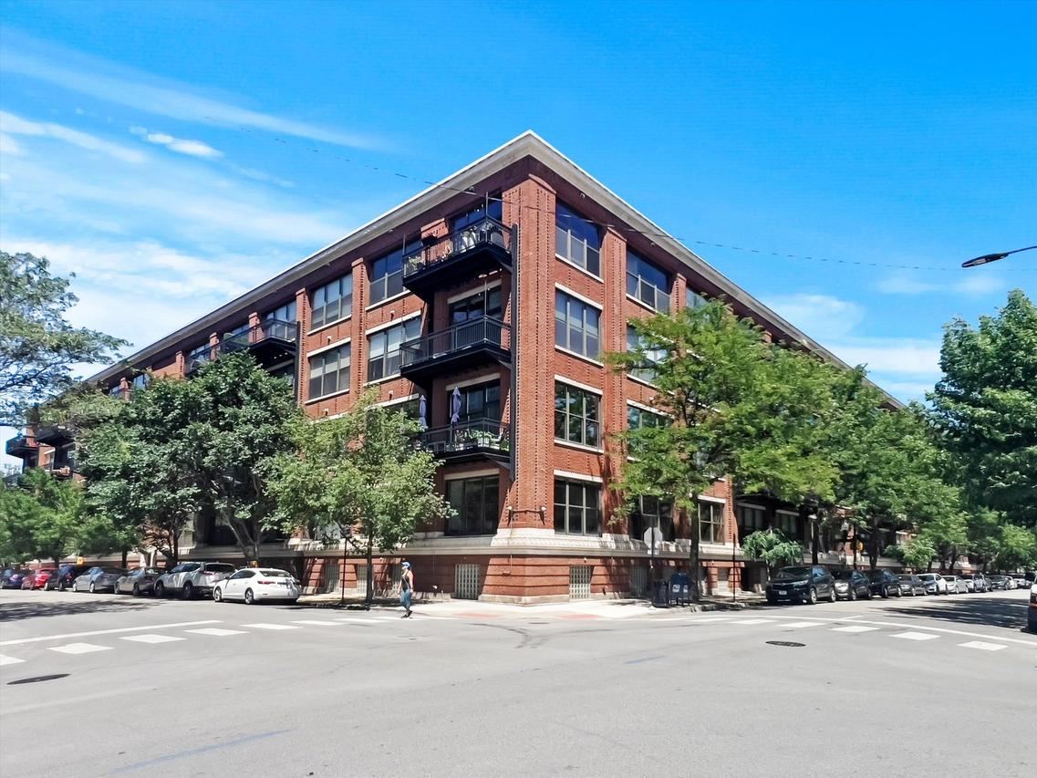 1040 W Adams St. #420, Chicago, IL 60607