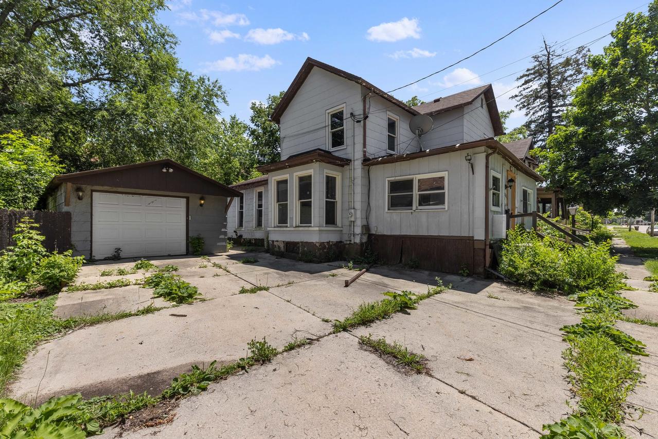 511 S State Ave., Freeport, IL 61032