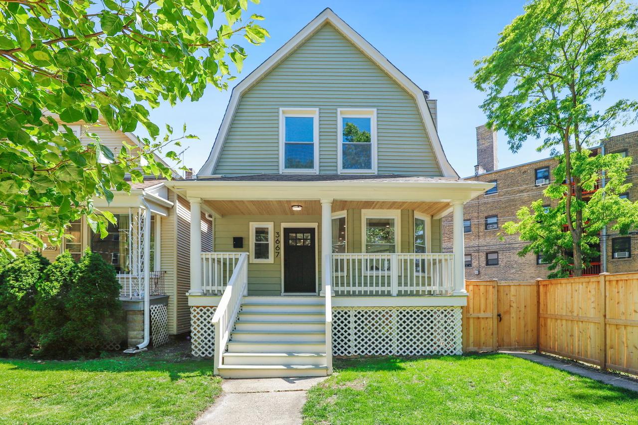 3667 W Belle Plaine Ave., Chicago, IL 60618