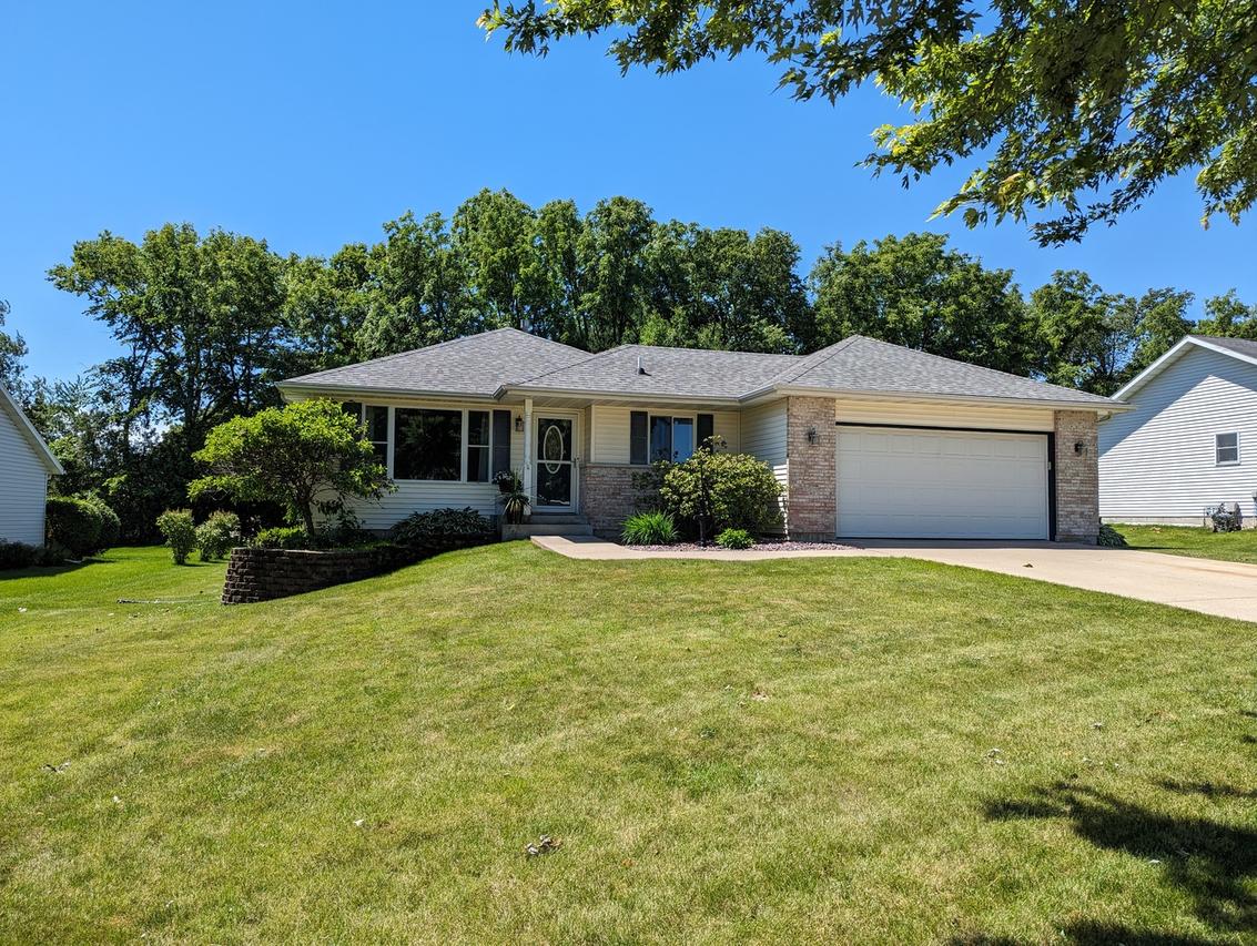 1671 W Canyon Dr., Freeport, IL 61032