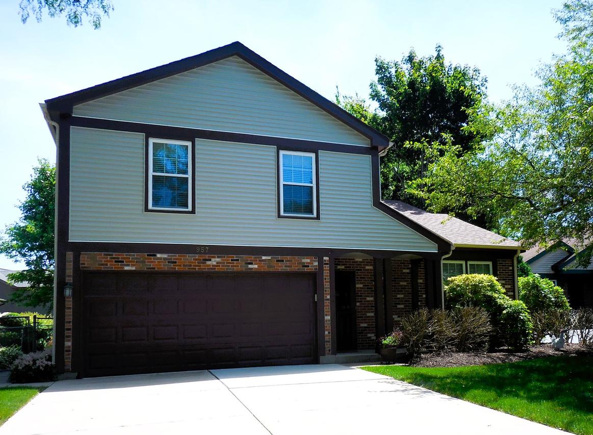 957 French Dr., Mundelein, IL 60060