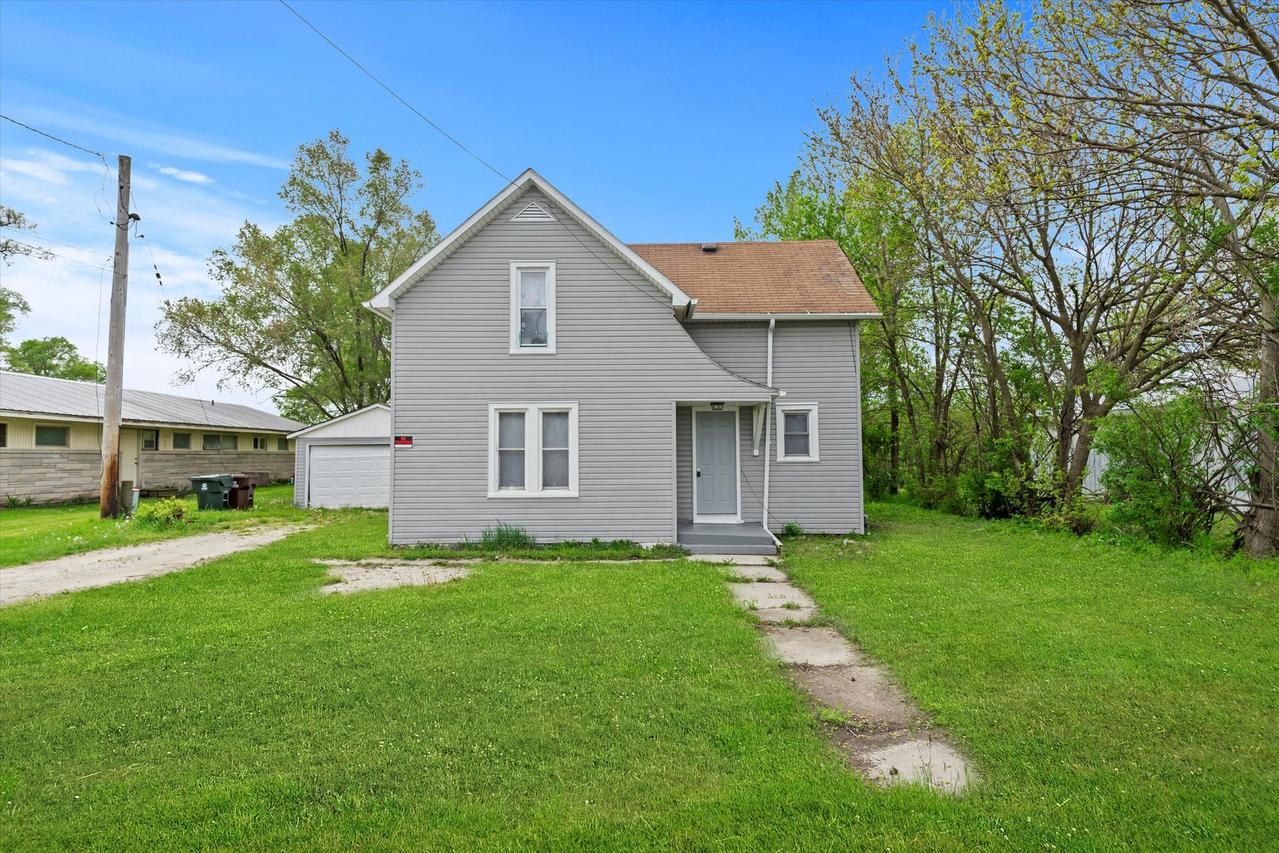 6798 S State Route 1 St., St. Anne, IL 60964