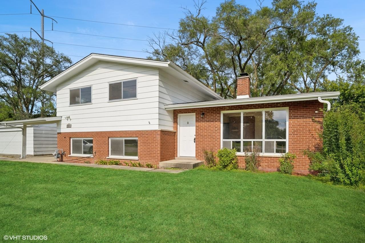 1235 Sunset Ridge Rd., Northbrook, IL 60062
