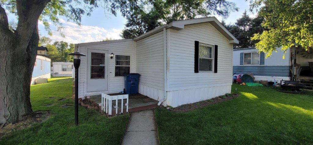 1003 Carondelet Ave., Dixon, IL 61021