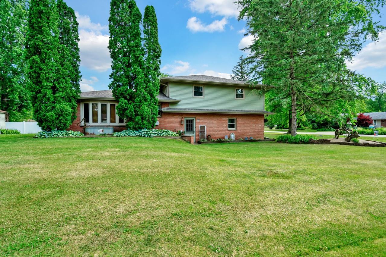 3740 Dixon Dr., Morris, IL 60450