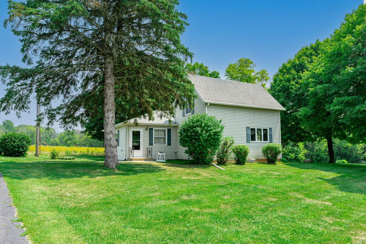 28234 Brickville Rd., Sycamore, IL 60178