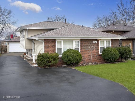 26W273 Harrison Ave., Winfield, IL 60190