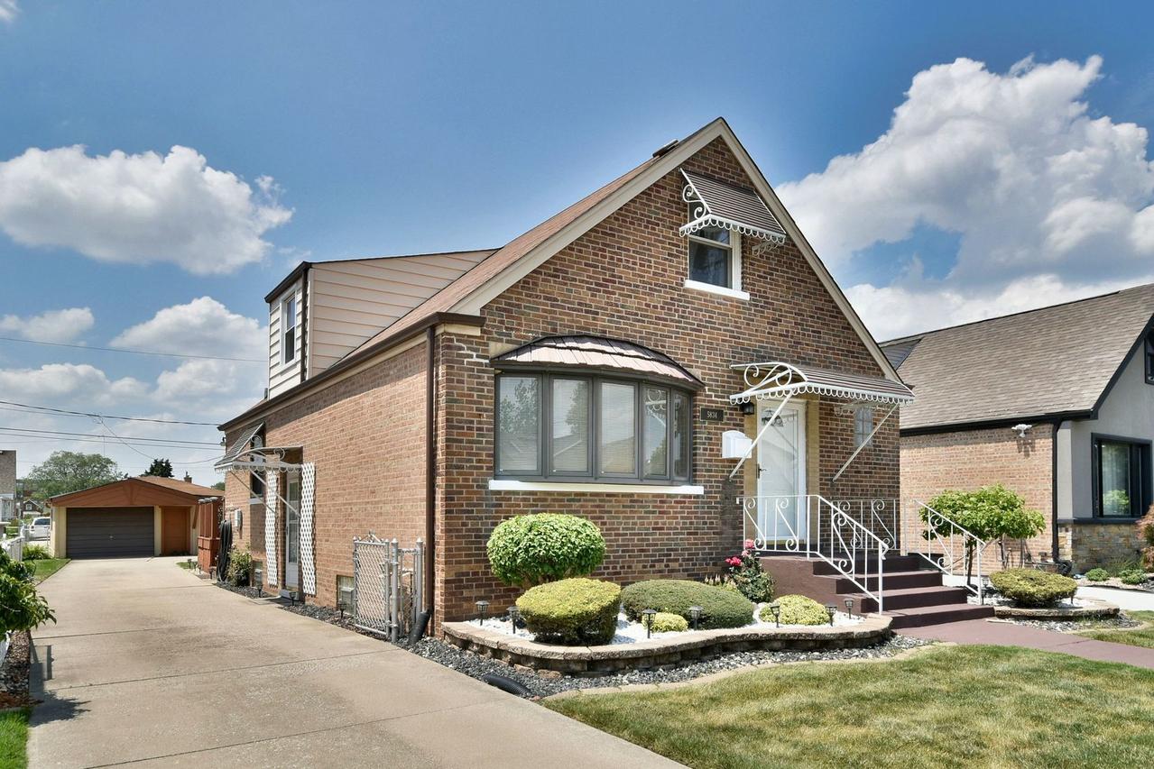 5834 S Nordica Ave., Chicago, IL 60638