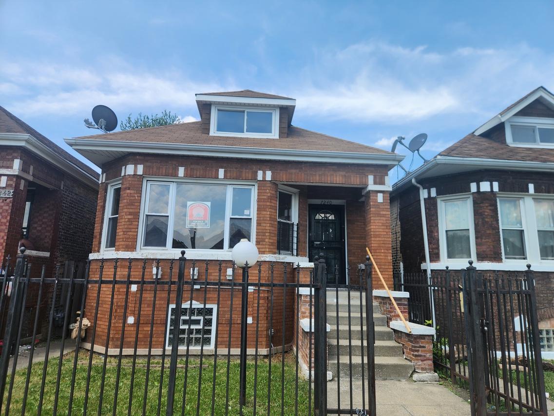 7240 S Oakley Ave., Chicago, IL 60636