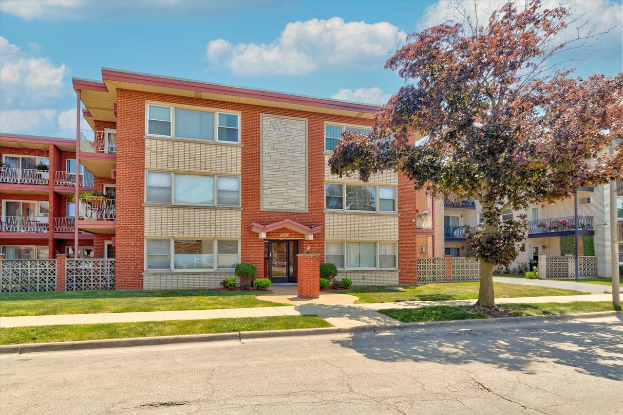 3023 Paris Ave. #307, River Grove, IL 60171