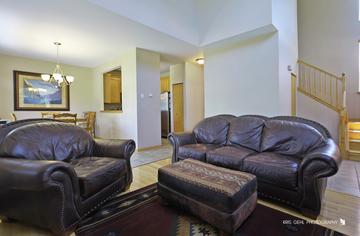 2145 Braeburn Dr. #E, Wauconda, IL 60084