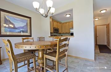 2145 Braeburn Dr. #E, Wauconda, IL 60084