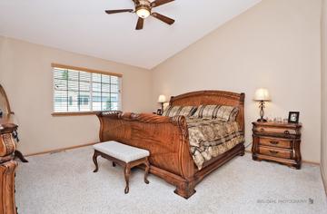 2145 Braeburn Dr. #E, Wauconda, IL 60084