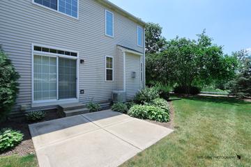 2145 Braeburn Dr. #E, Wauconda, IL 60084