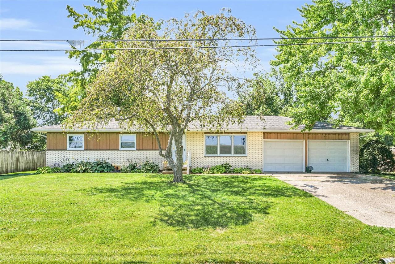 2235 County Road 1700, St. Joseph, IL 61873