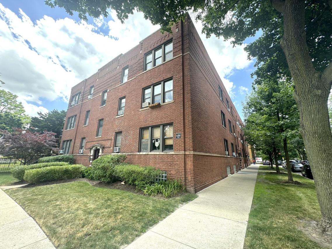 1945 W Argyle St. #2, Chicago, IL 60640
