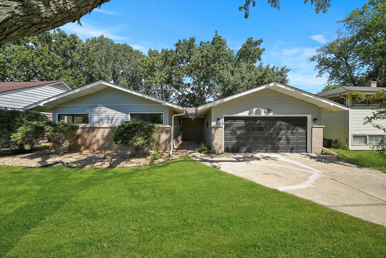 1124 59th St., Downers Grove, IL 60516