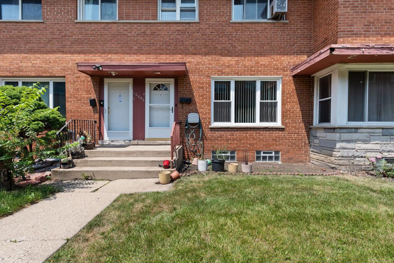 10049 Frontage Rd. #D, Skokie, IL 60077