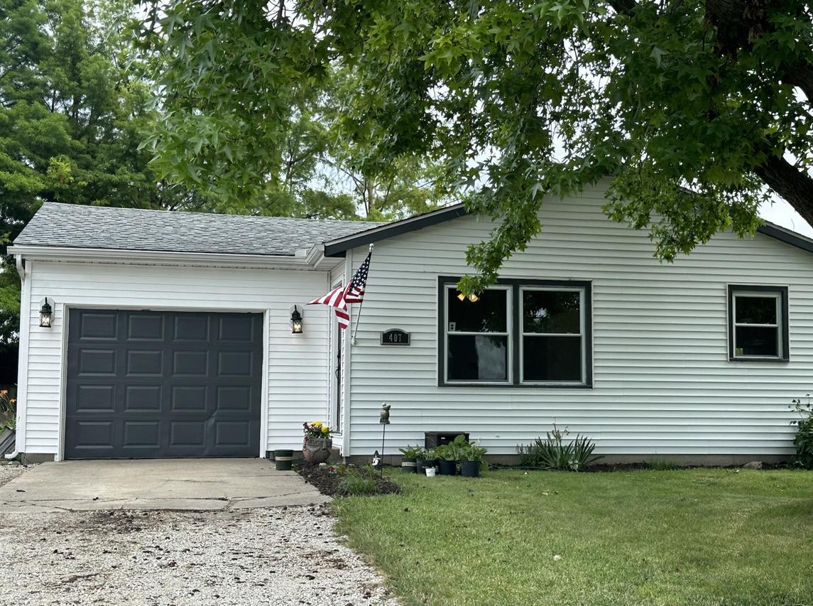407 Meadow Cir., St. Joseph, IL 61873