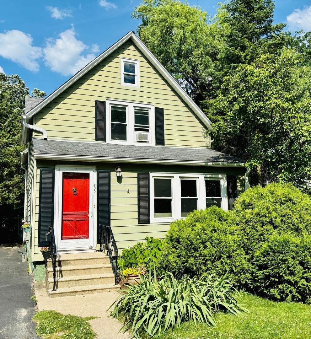 235 Linden Ave., Glencoe, IL 60022