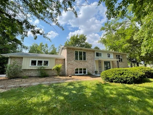 244 Sherwood Dr., Wood Dale, IL 60191